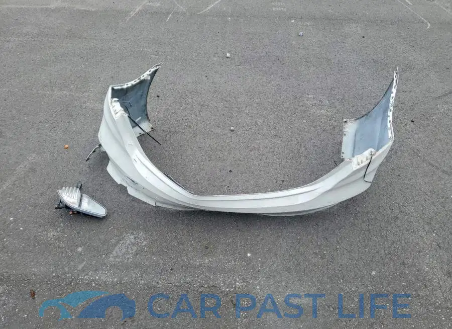 3KPF24AD8RE732085# 12