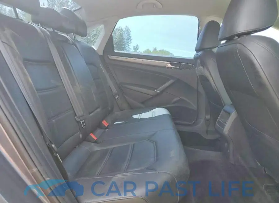 1VWDT7A30HC055243# 10