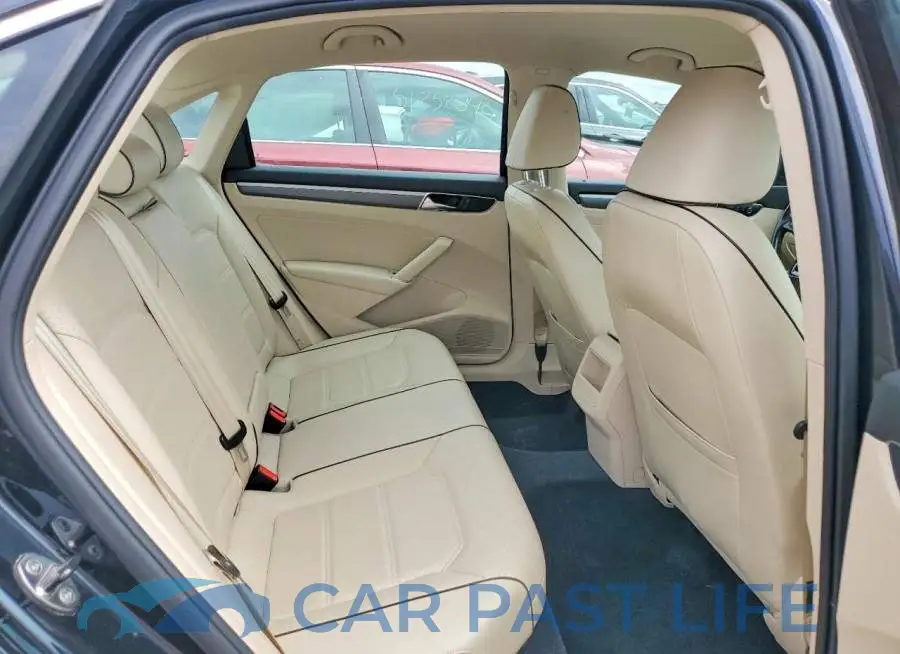 1VWDT7A37HC062934# 10