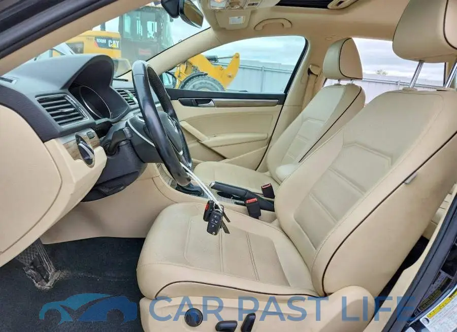 1VWGT7A32HC035072# 7