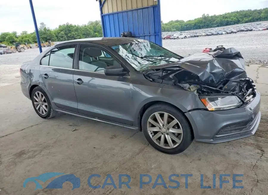 3VW2B7AJXHM372695# 4