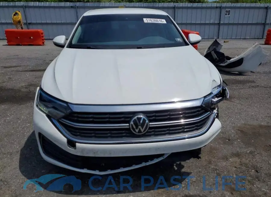 3VW5M7BU7PM019572# 5
