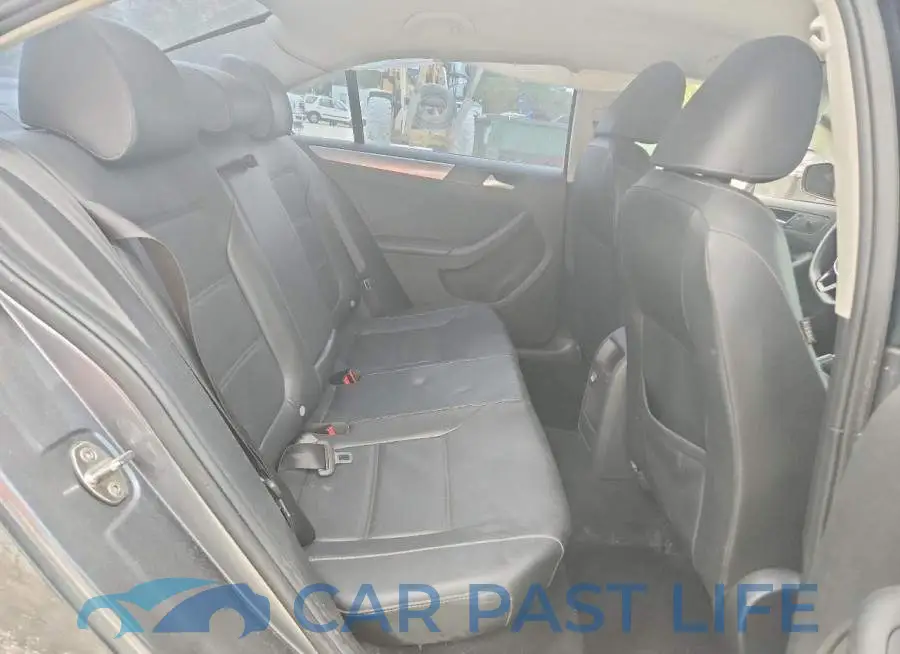 3VWDB7AJ3JM222989# 10