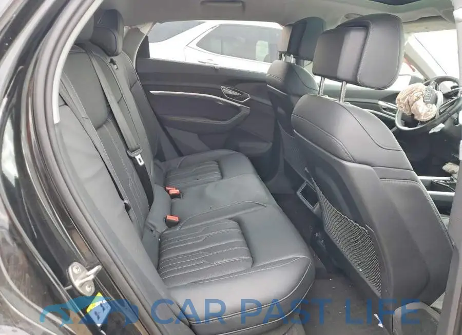 WA13AAGE6NB009566# 10