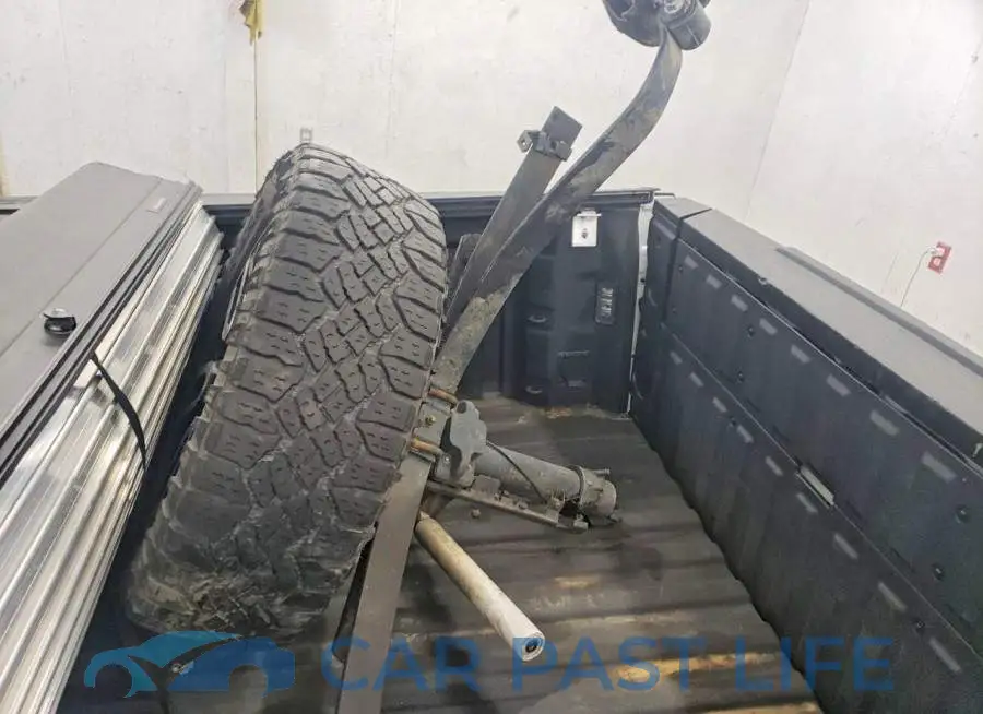 3GTP9EED0KG196064# 12