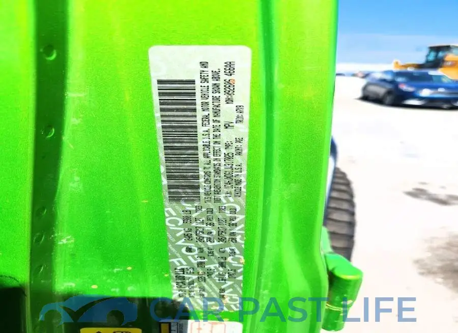 1C4HJXDG1JW317025# 12