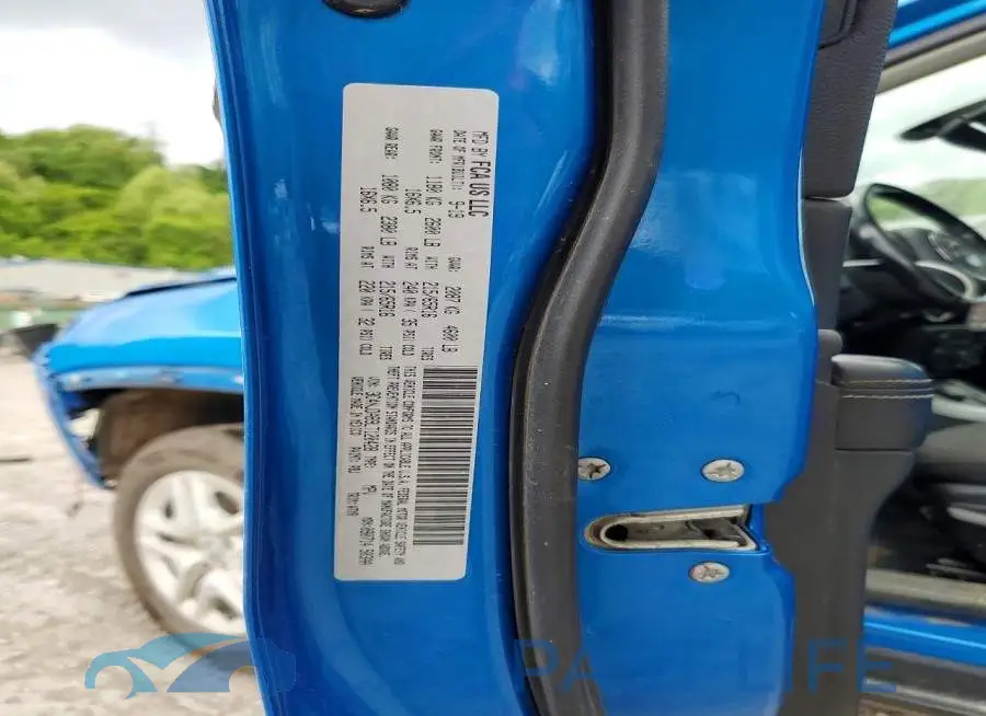 3C4NJDAB9LT120428# 13