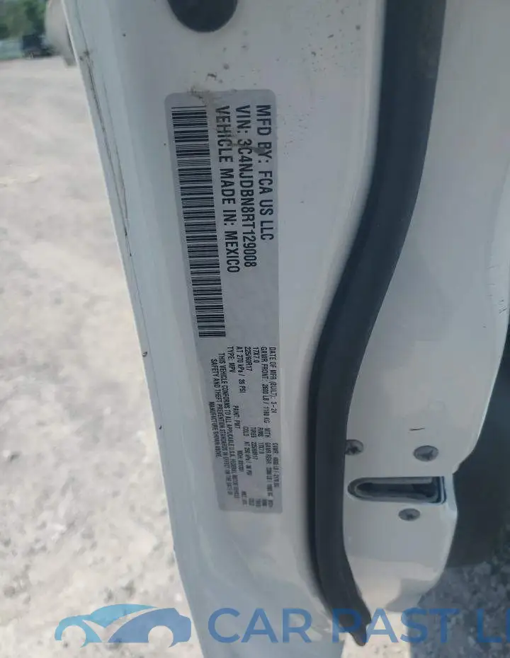 3C4NJDBN8RT129008# 13