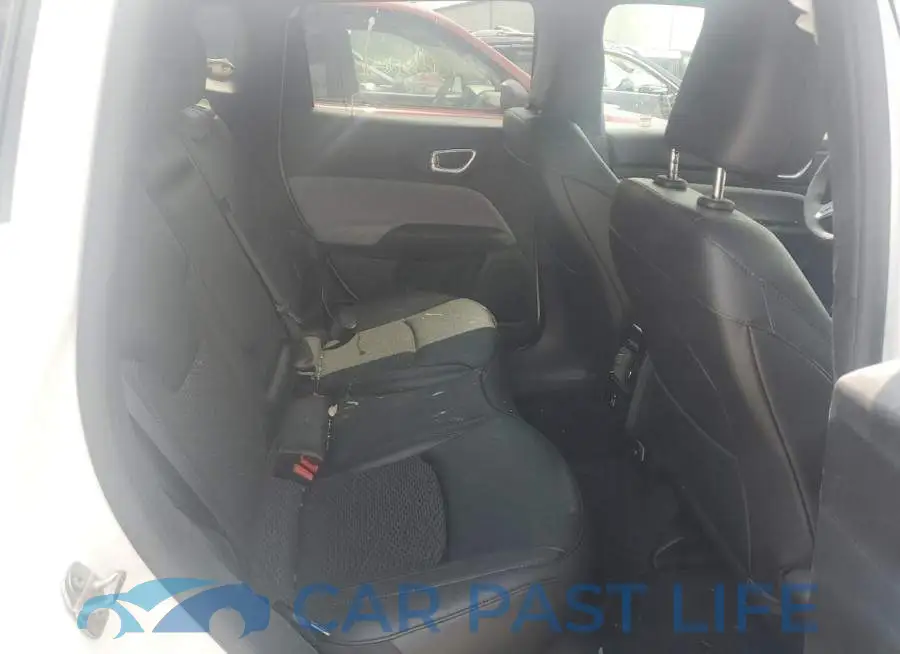 3C4NJDBN8RT129008# 11