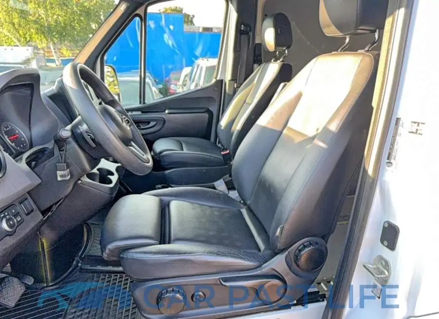 W1Y4ECHY4MT076870# 13