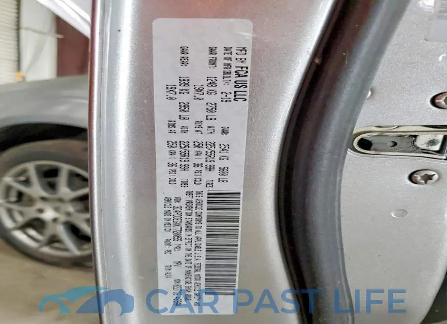 3C4PDDEGXKT720055# 13