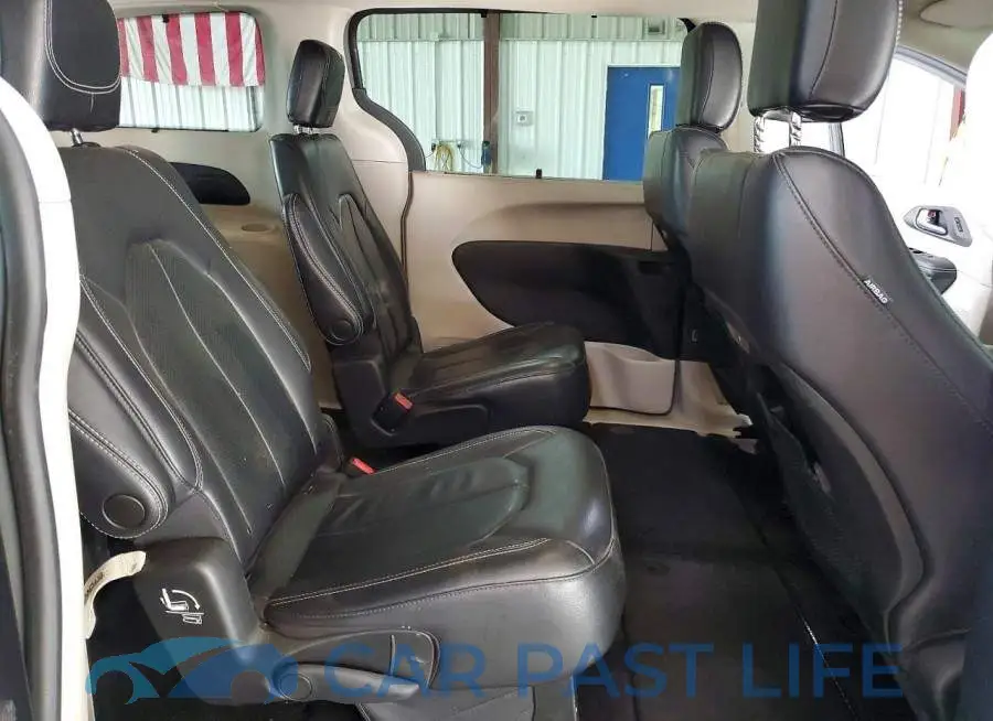 2C4RC1BG9NR195348# 11