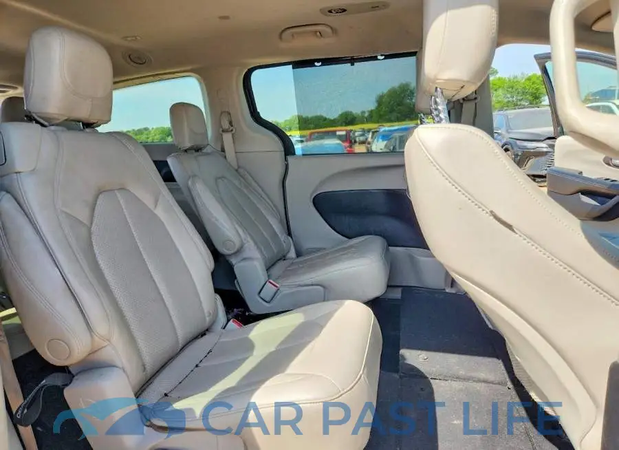 2C4RC1DG2MR546015# 11