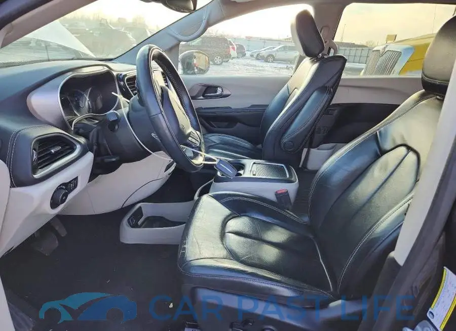 2C4RC1L73NR121082# 7