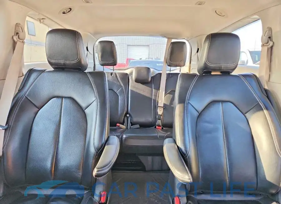 2C4RC1L73NR121082# 10