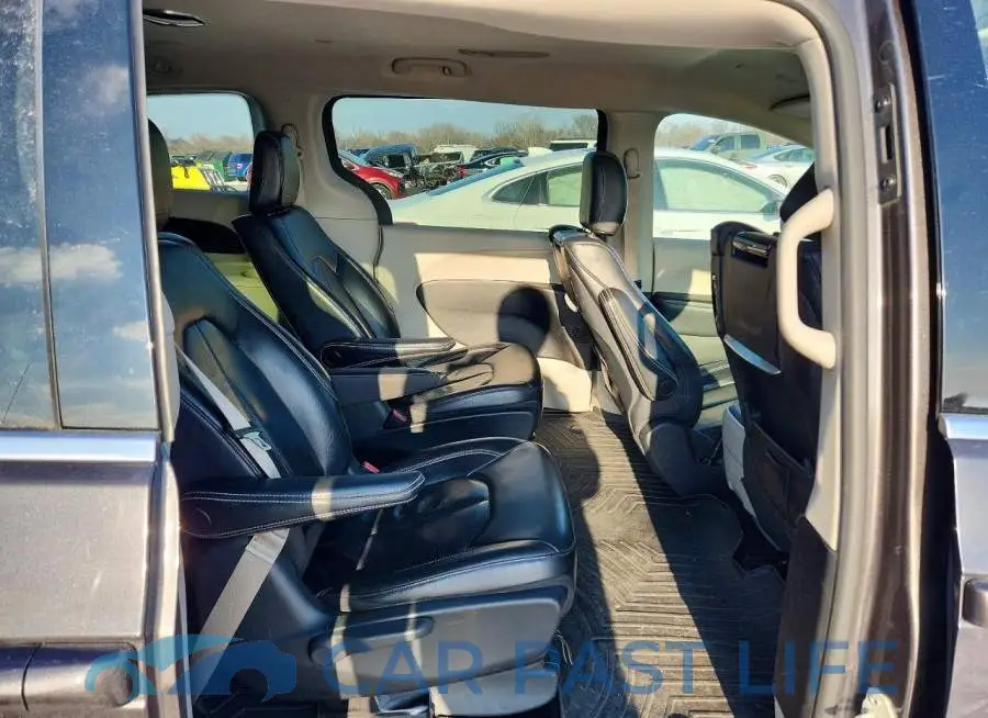 2C4RC1L73NR121082# 11