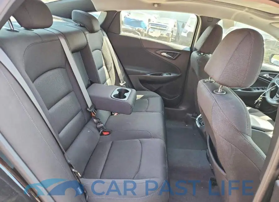 1G1ZD5ST0RF186772# 10