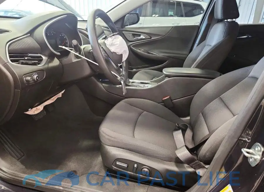 1G1ZD5ST8PF155752# 7