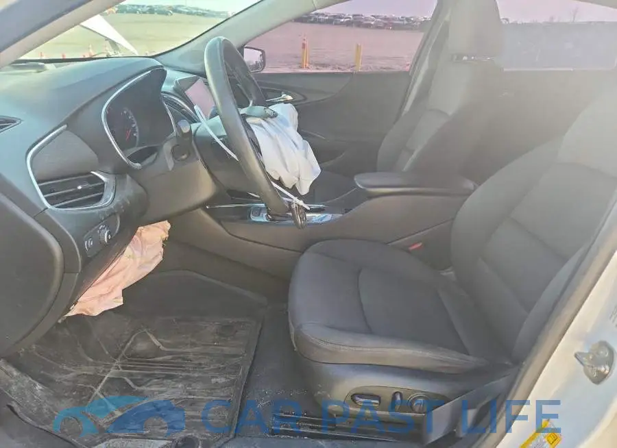 1G1ZD5ST9KF192494# 7