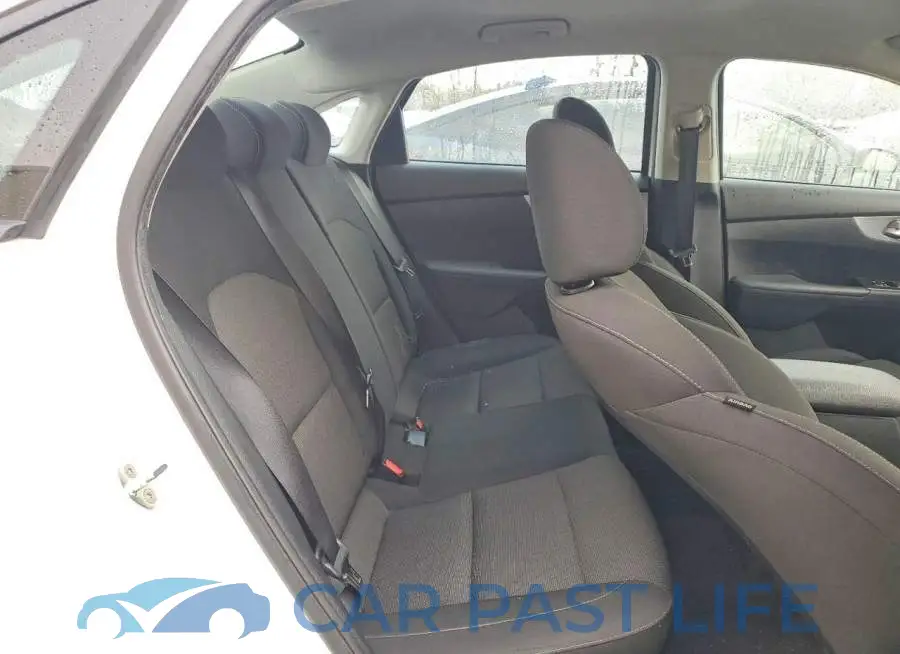 3KPF24AD4PE585714# 10