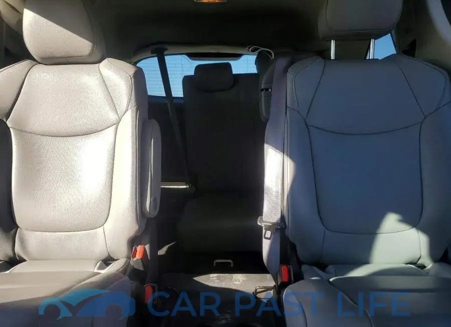 5TDYRKEC6RS193921# 10