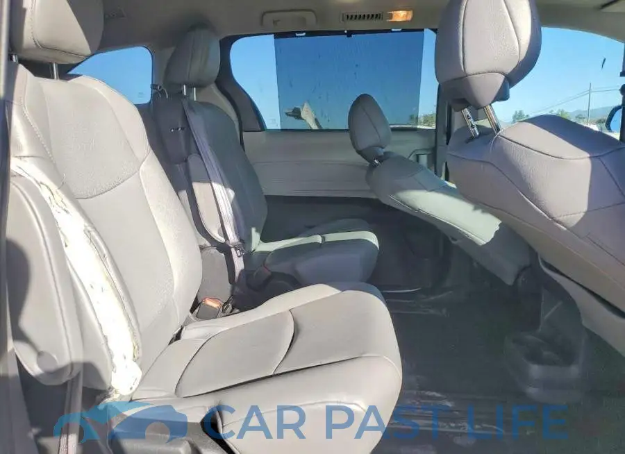 5TDYRKEC6RS193921# 11