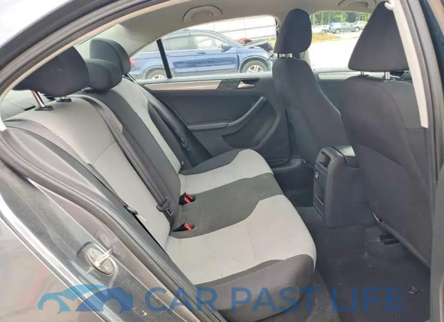 3VW2B7AJ2HM212374# 10