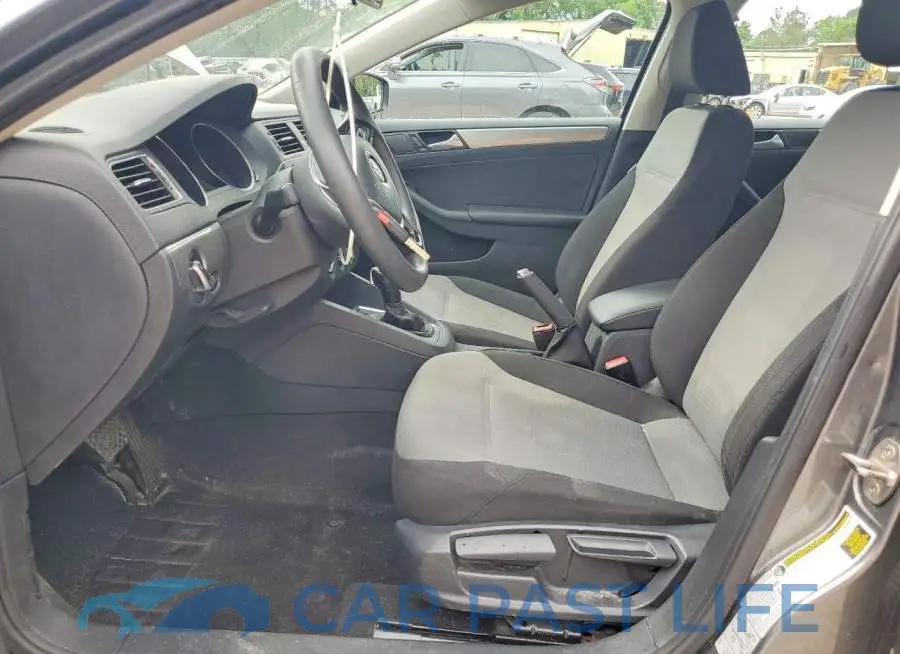 3VW2B7AJ2HM212374# 7