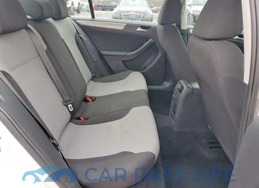 3VW2B7AJ7HM386182# 10