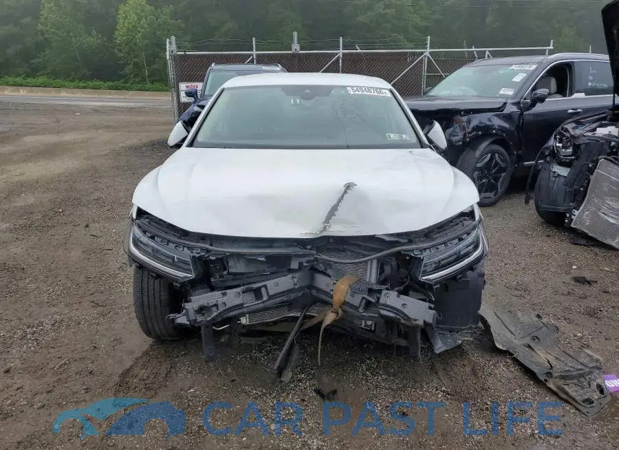 3VW5X7BU0SM070900# 5