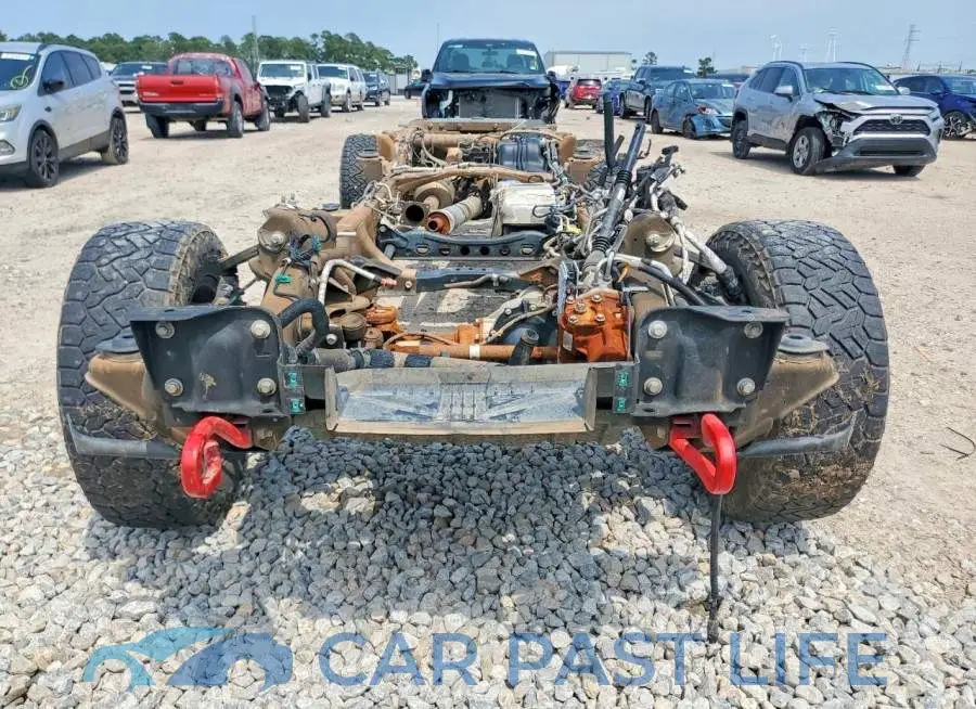 1GT49PEY9NF142737# 5
