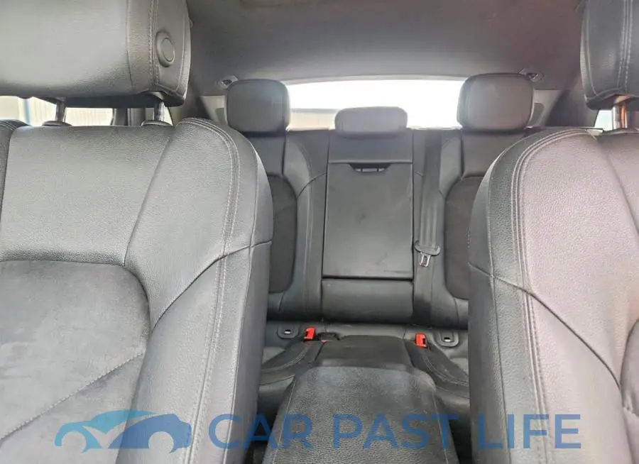 WP1AA2A52HLB08975# 10