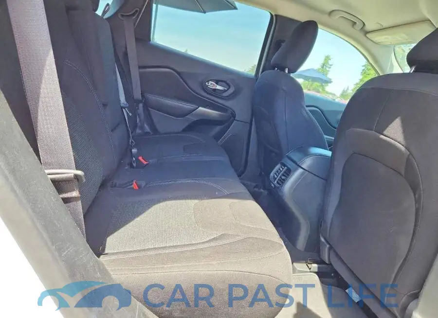 1C4PJLCB2LD654201# 11