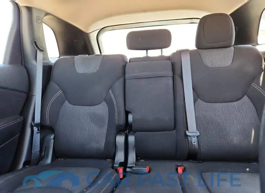 1C4PJLCB5HW540382# 10