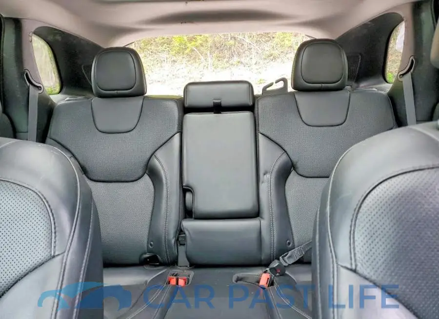 1C4PJMDX6KD431996# 10