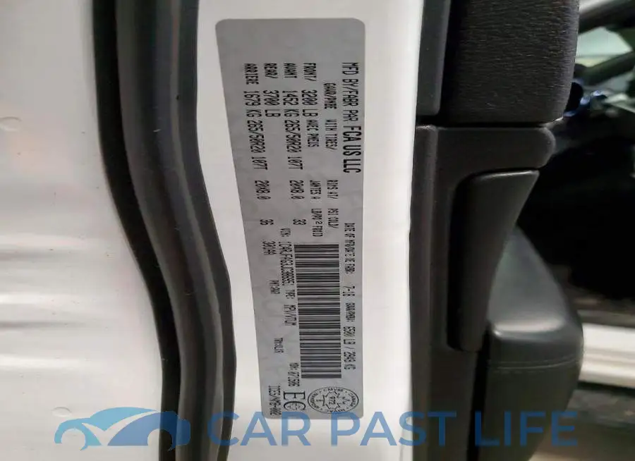 1C4RJFAG3JC386951# 14
