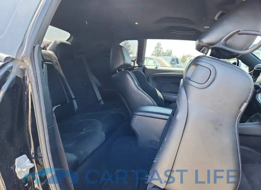 2C3CDZFJ8LH104388# 10