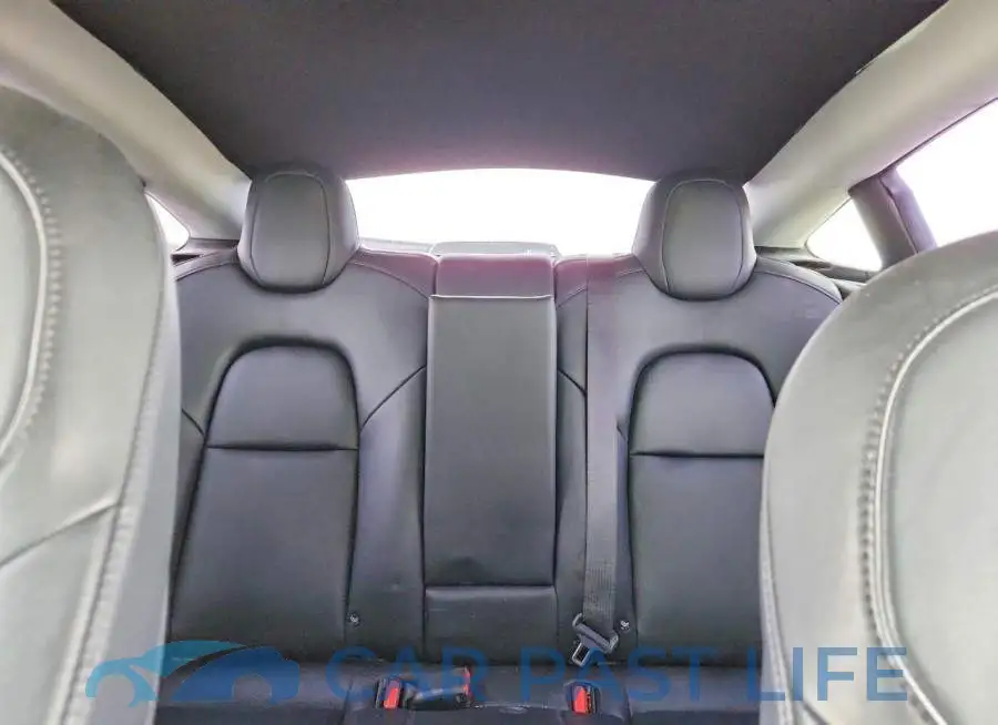 5YJ3E1EB9JF184839# 10