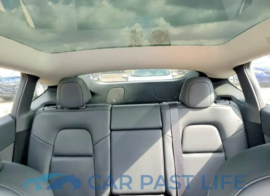 7SAYGDEE3PF843165# 10