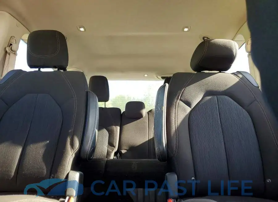 2C4RC1FG9LR136601# 10