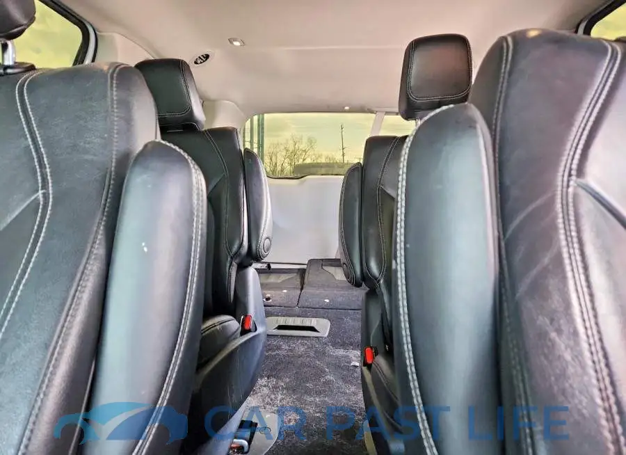 2C4RC1L75NR173832# 10