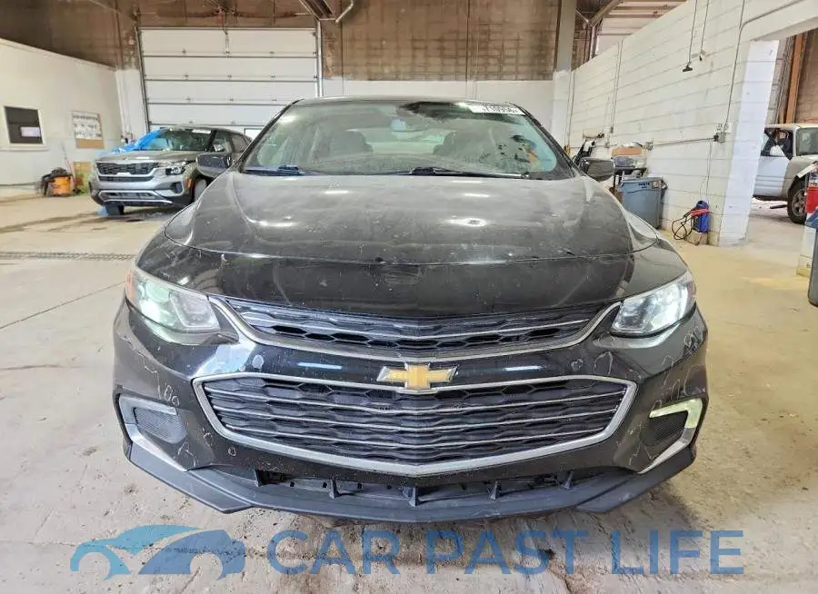 1G1ZD5ST0JF125619# 5