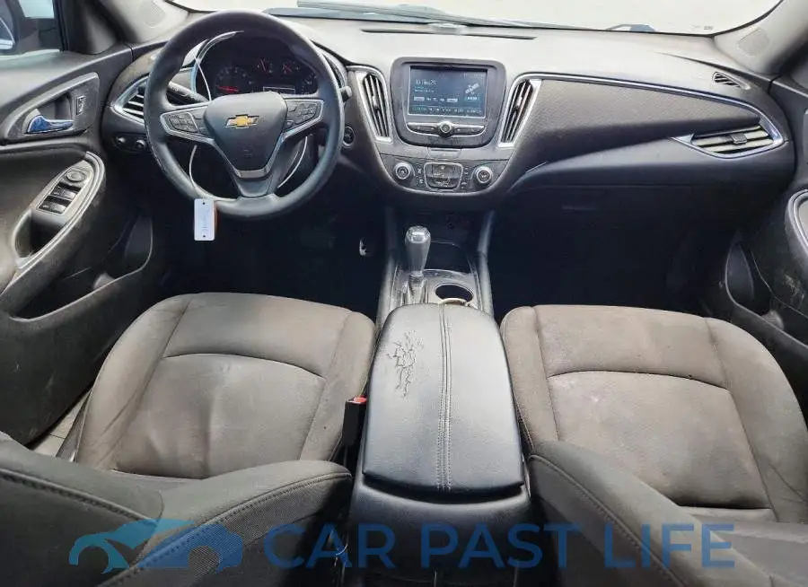 1G1ZD5ST2JF143040# 8