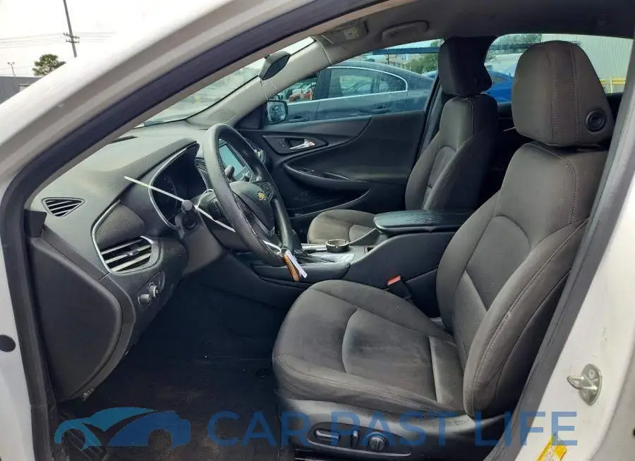 1G1ZD5ST2JF143040# 7