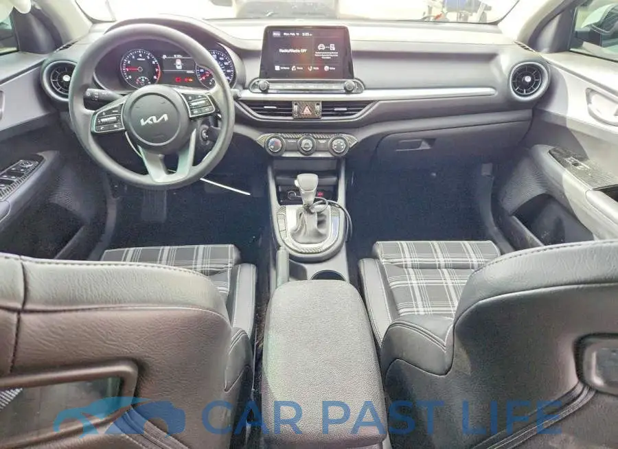 3KPF24AD5RE772348# 8
