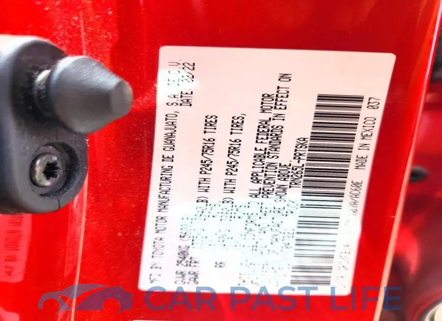 3TYAX5GN8NT047221# 12