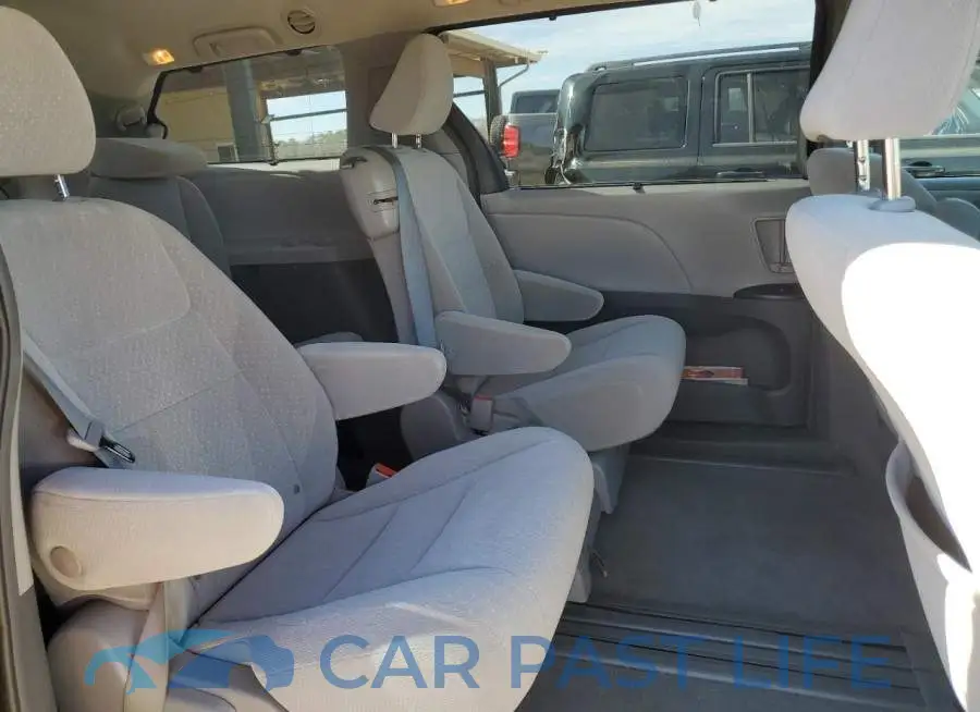 5TDKZ3DC1JS929696# 11