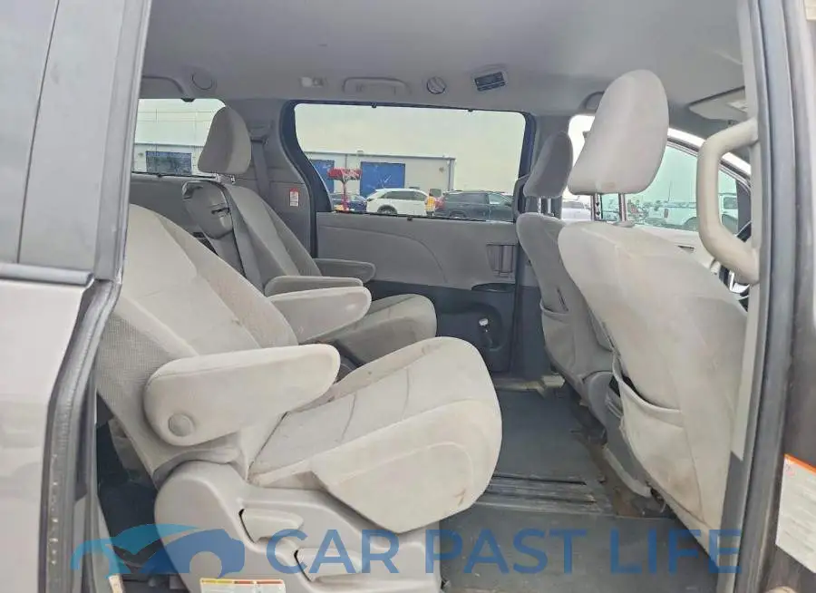 5TDKZ3DC8JS921997# 11