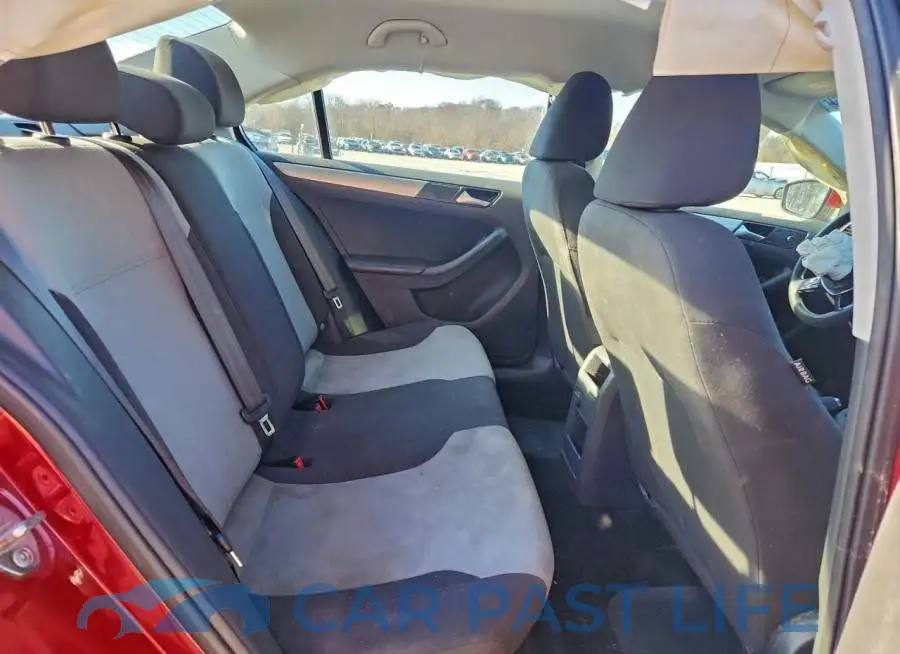 3VW2B7AJ7HM323700# 10