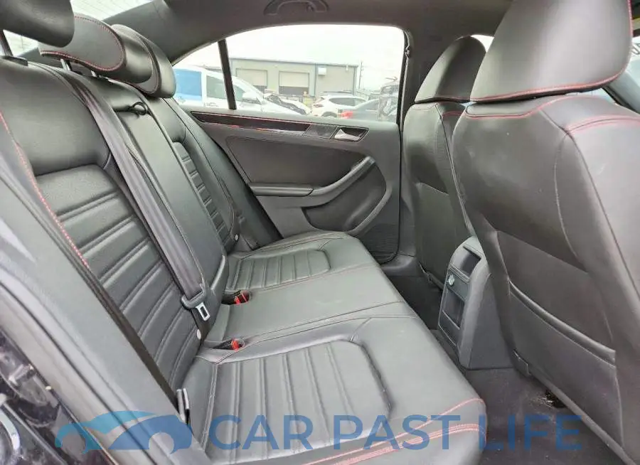 3VW4T7AJ0HM272370# 10